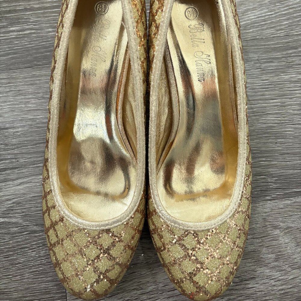WOMENS METALLIC GOLS AND SEQUIN HEELS IN SIZ 8.5